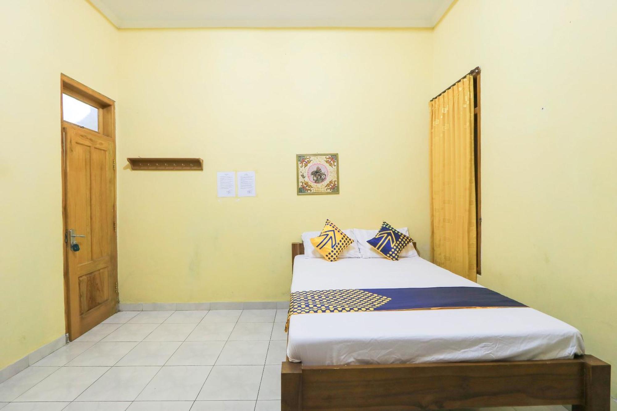 Oyo 2440 Wallet Family Residence Syariah Lumajang Kültér fotó