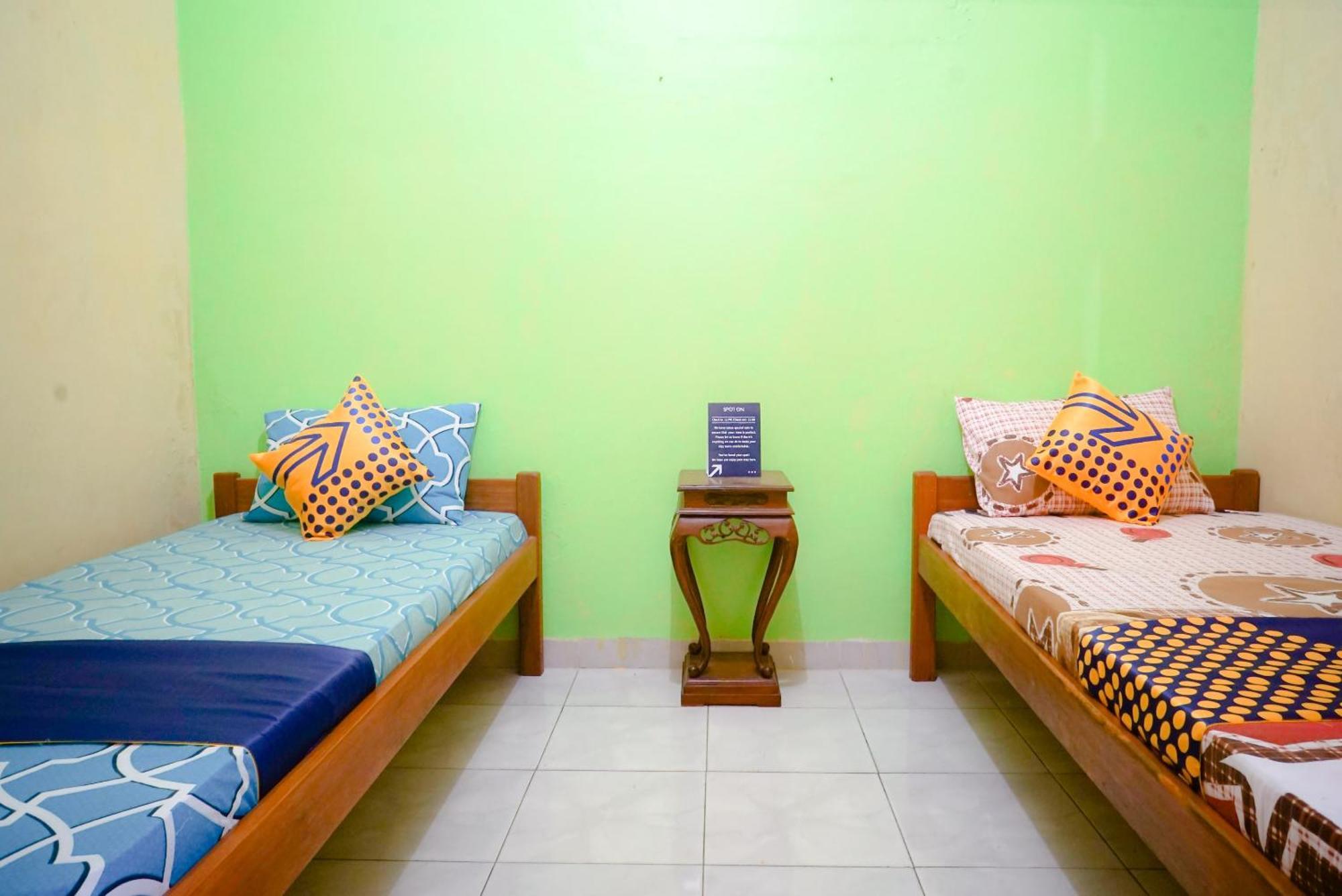 Oyo 2440 Wallet Family Residence Syariah Lumajang Kültér fotó
